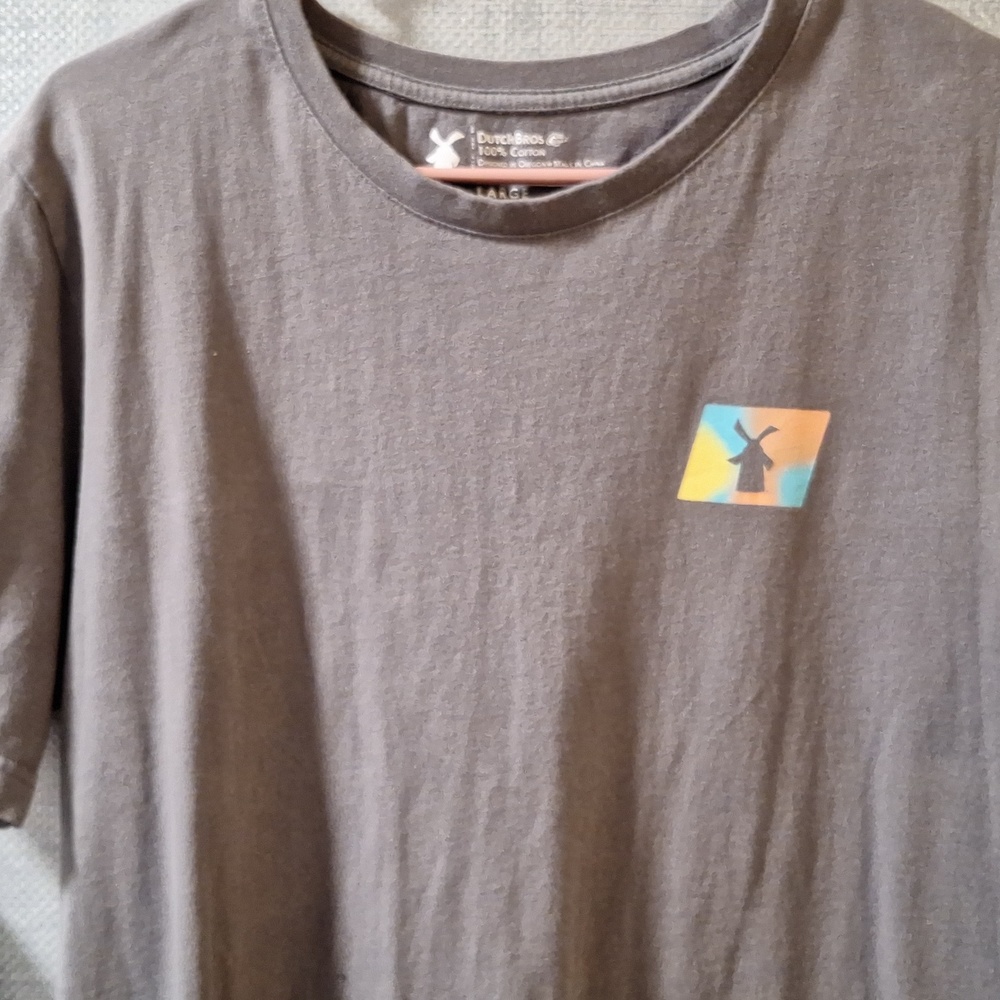 Men's Large Gray D14D Dutch Bros shirt